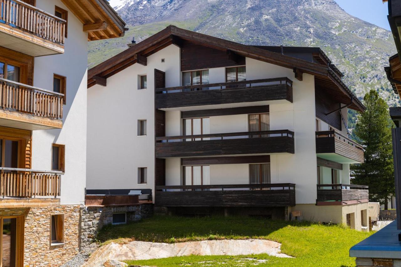 Haus Slalom Apartment Saas-Fee Bagian luar foto